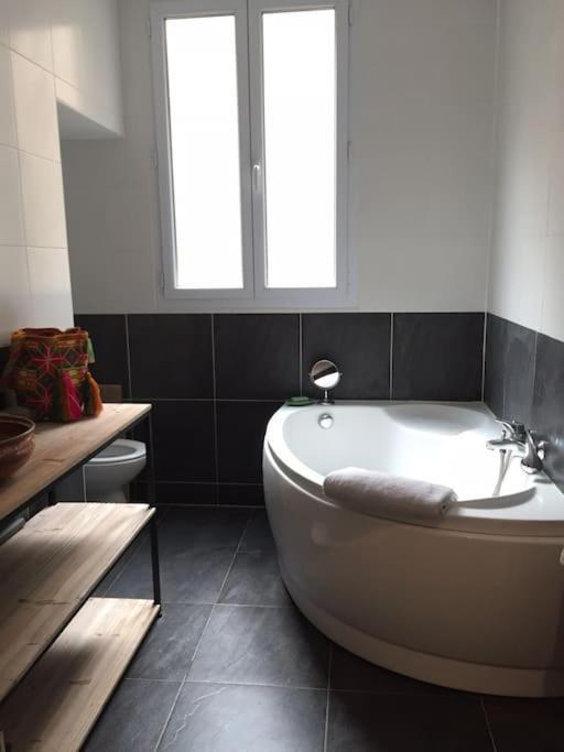 Beautiful Studio - 20' Walking From Montmartre باريس المظهر الخارجي الصورة